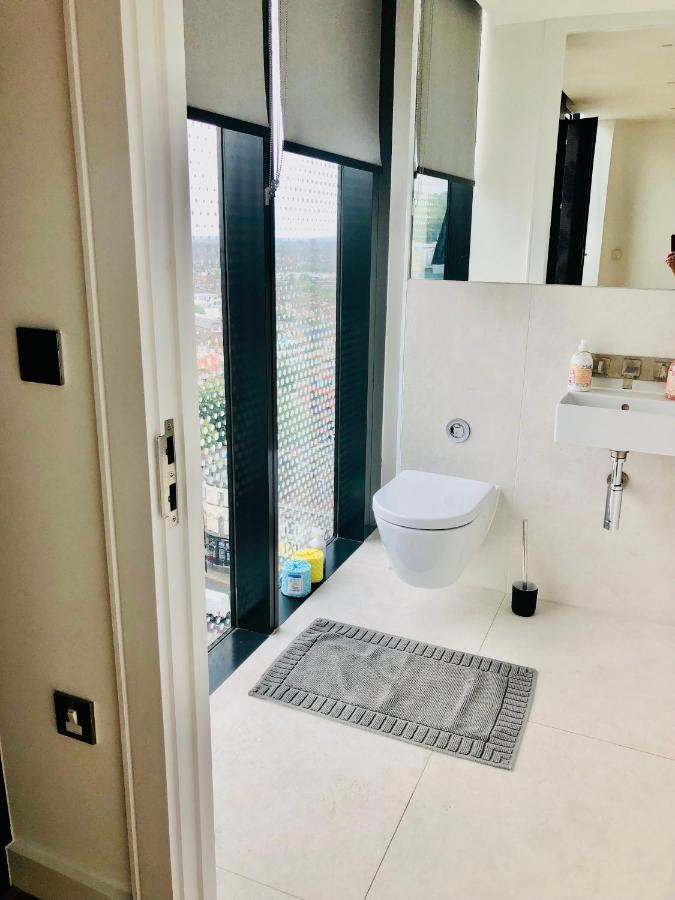 Luxury 2 Bedroom Apartment 20 Min From Central Londres Extérieur photo