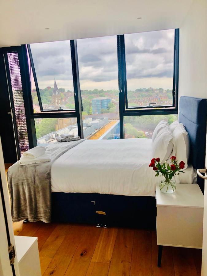 Luxury 2 Bedroom Apartment 20 Min From Central Londres Extérieur photo