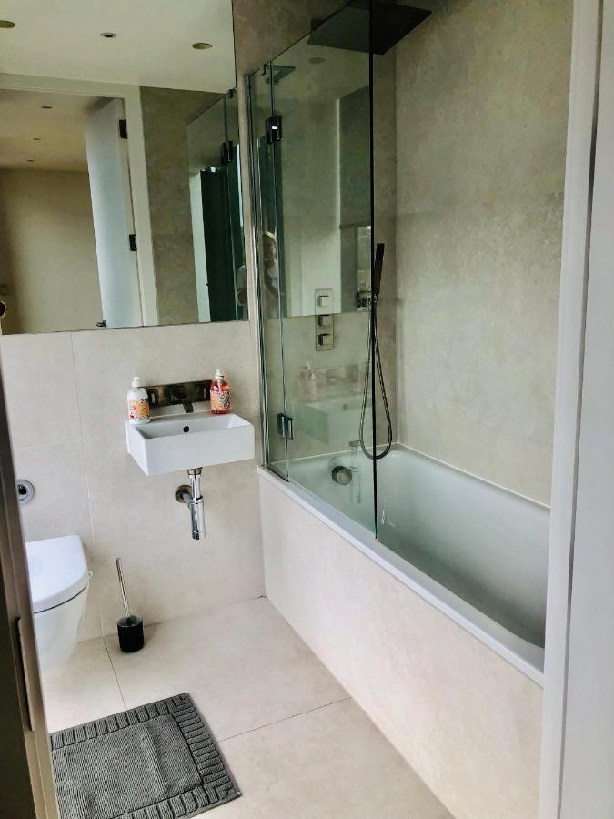Luxury 2 Bedroom Apartment 20 Min From Central Londres Extérieur photo